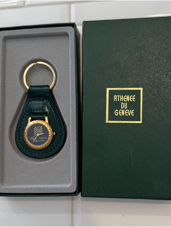 Authenee Du Geneve Other - Vintage Authenee Du Geneve Keychain Watch